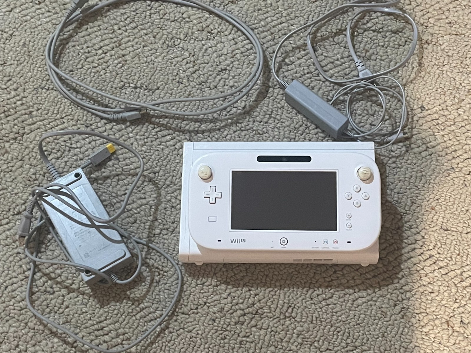 Nintendo Wii U Home Console White 8GB Bundle w/SD Card *Tested*