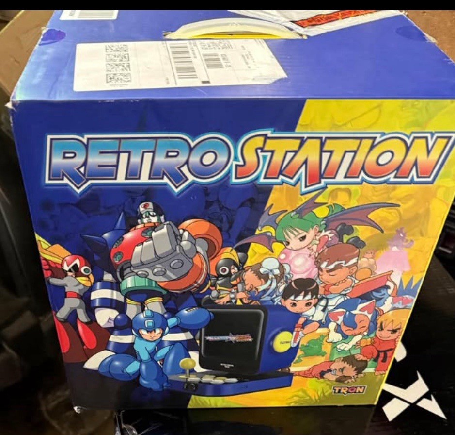 CAPCOM TRON RETRO STATION Game Console 5 Mega Man And 5 Street Fighters G2U