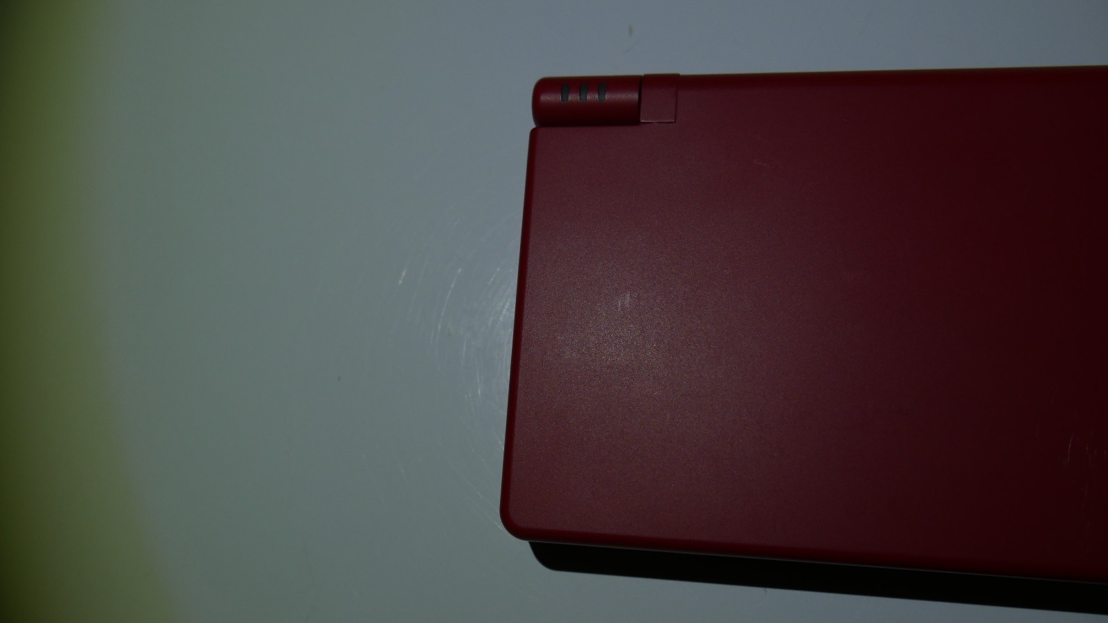 Nintendo DSi Console With Official Charger & Stylus (Very Good Condition / Red)