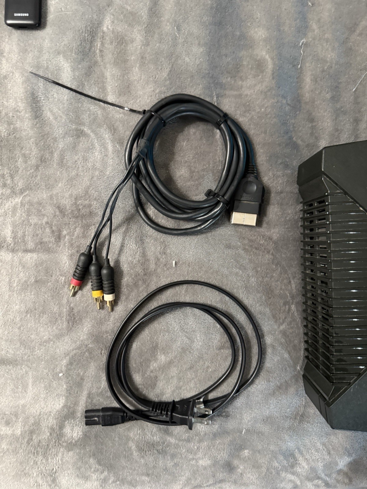 Microsoft Xbox Original Console 2003 Black/Green w/ AV Cable, Power Cord RCA