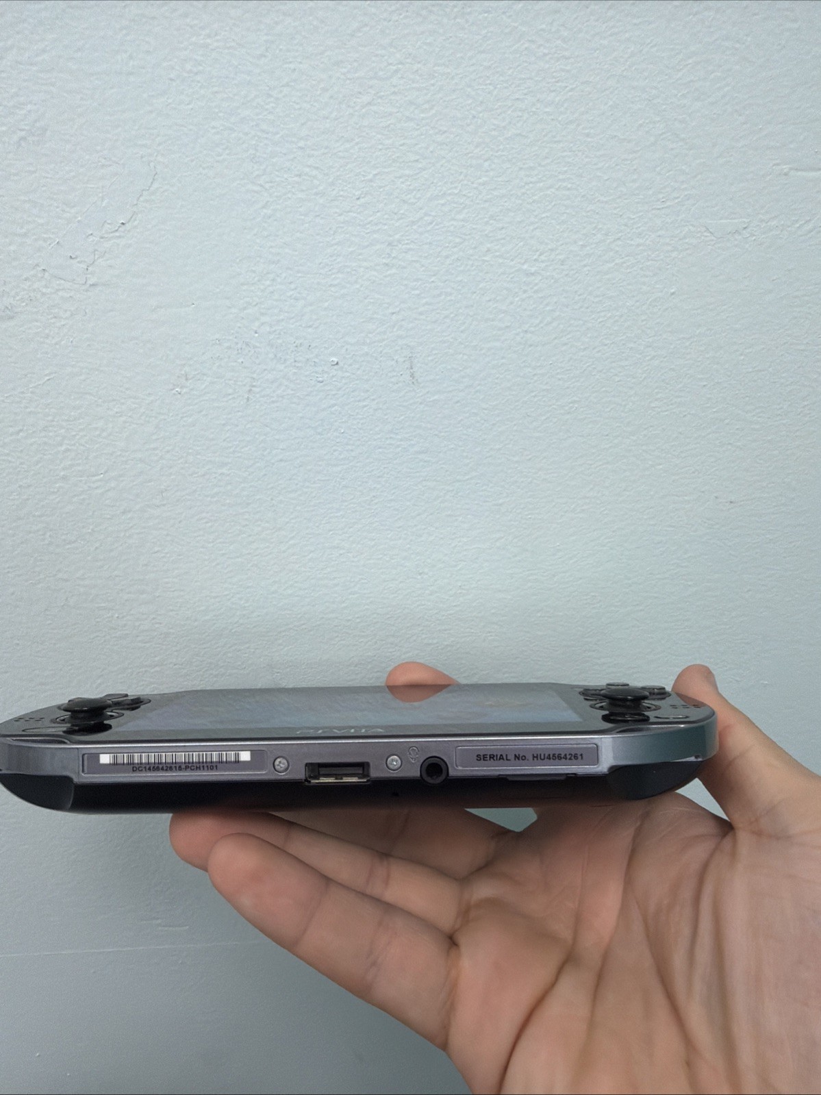 Sony PS Vita PCH-1001 Black Console with Charger & Case
