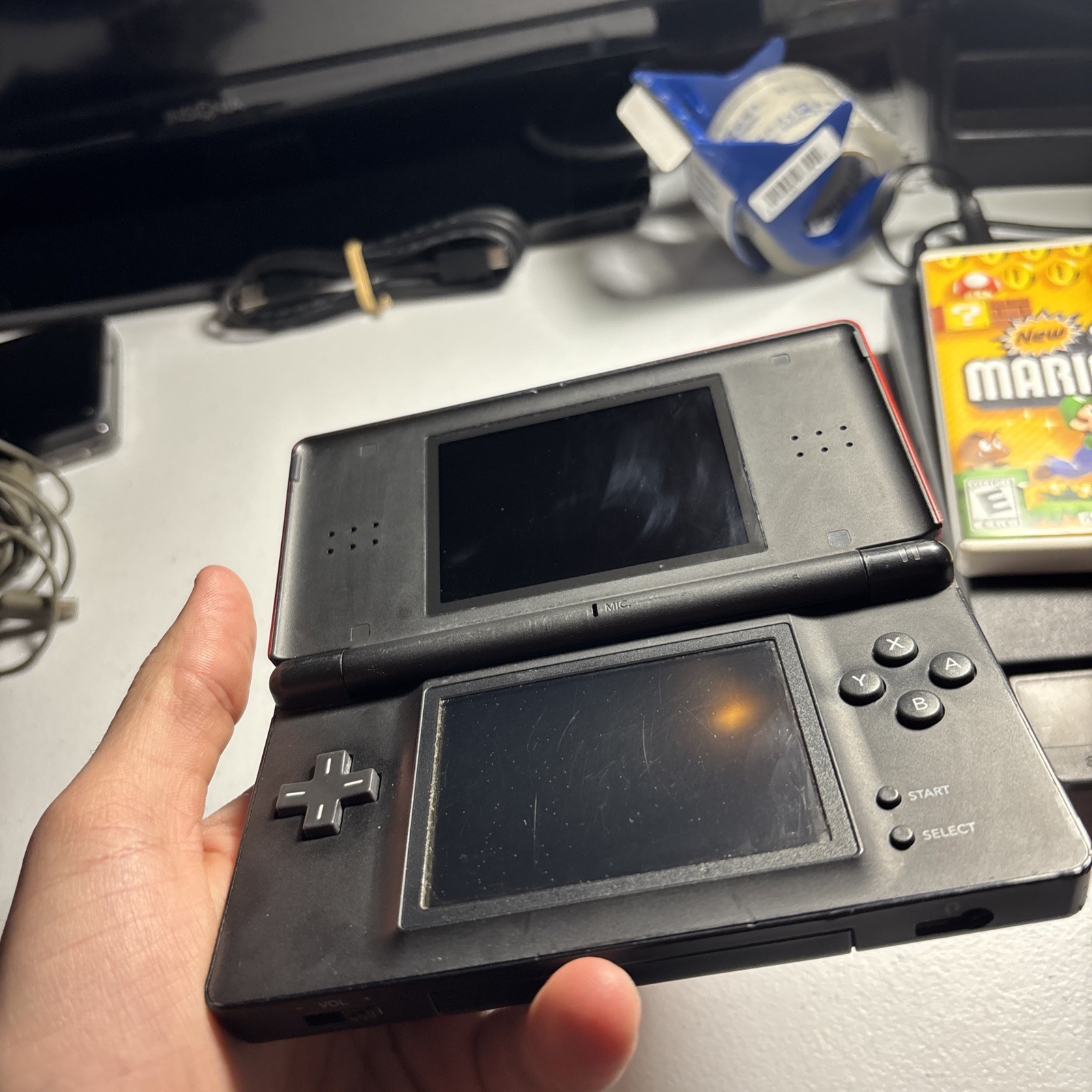 Nintendo DS Lite Crimson Handheld w oem charger-Red/Black(plus game)(no stylus)