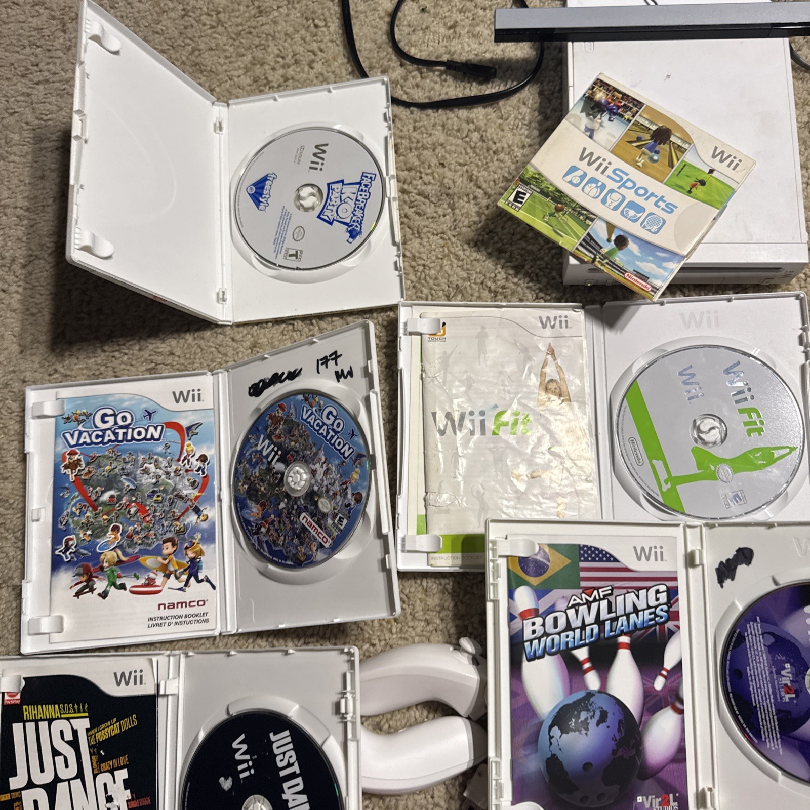 Nintendo Wii Bundle Tested Mario All-Stars Wii Sports 3 Remotes 9 Games