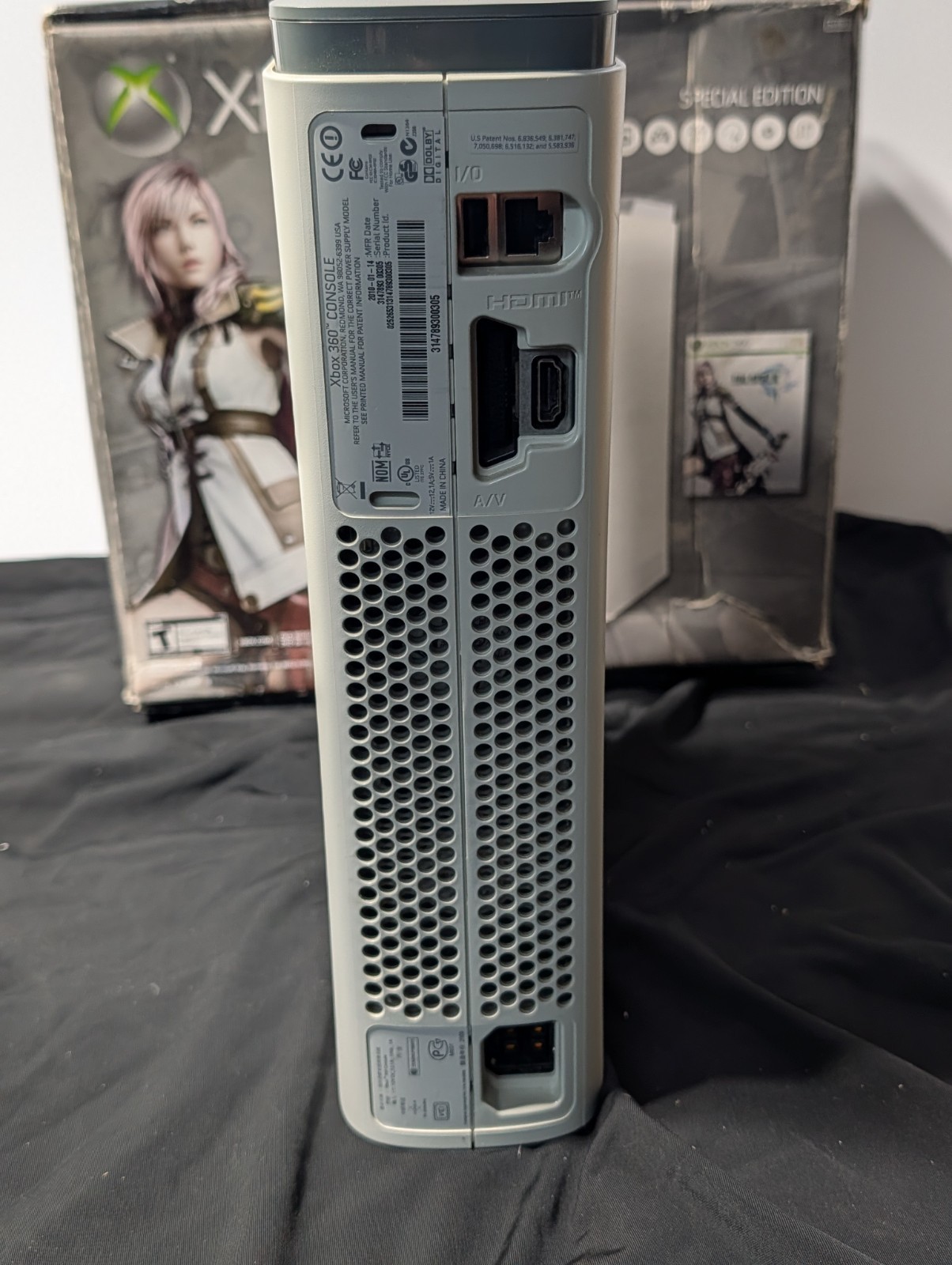 Xbox 360 Special Edition Final Fantasy XIII Console Bundle 250GB Near-Mint Set