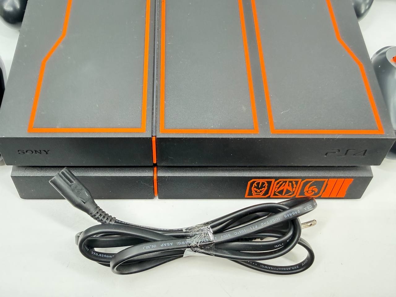 Sony PlayStation 4 PS4 Call of Duty Black Ops III 1TB Console 4 Controllers