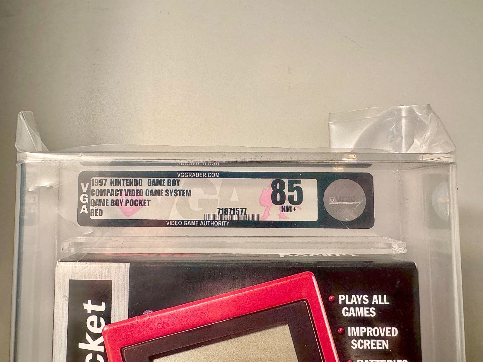 Nintendo Game Boy Pocket Red VGA 85 NM+ Factory Sealed Silver Label 1997