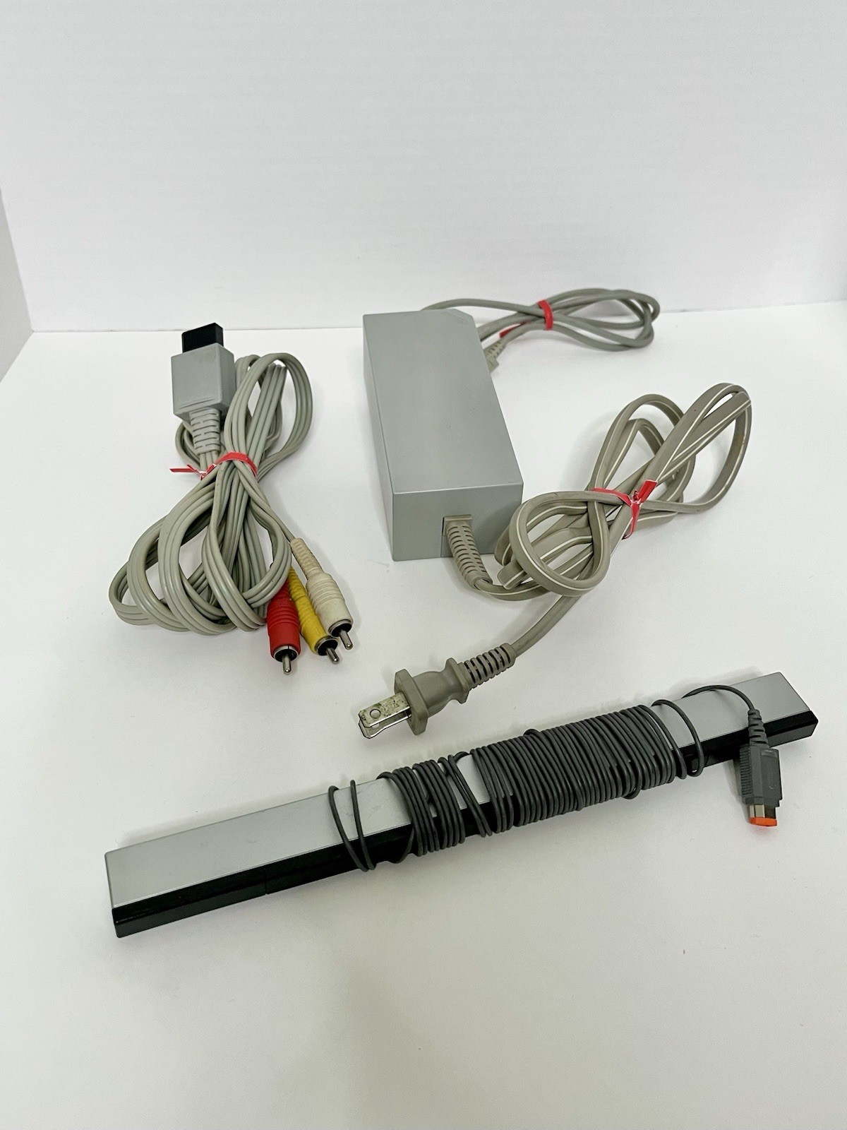 Nintendo Wii Console w/ Accessories White RVL-001 Remote Cables Games SD Tested