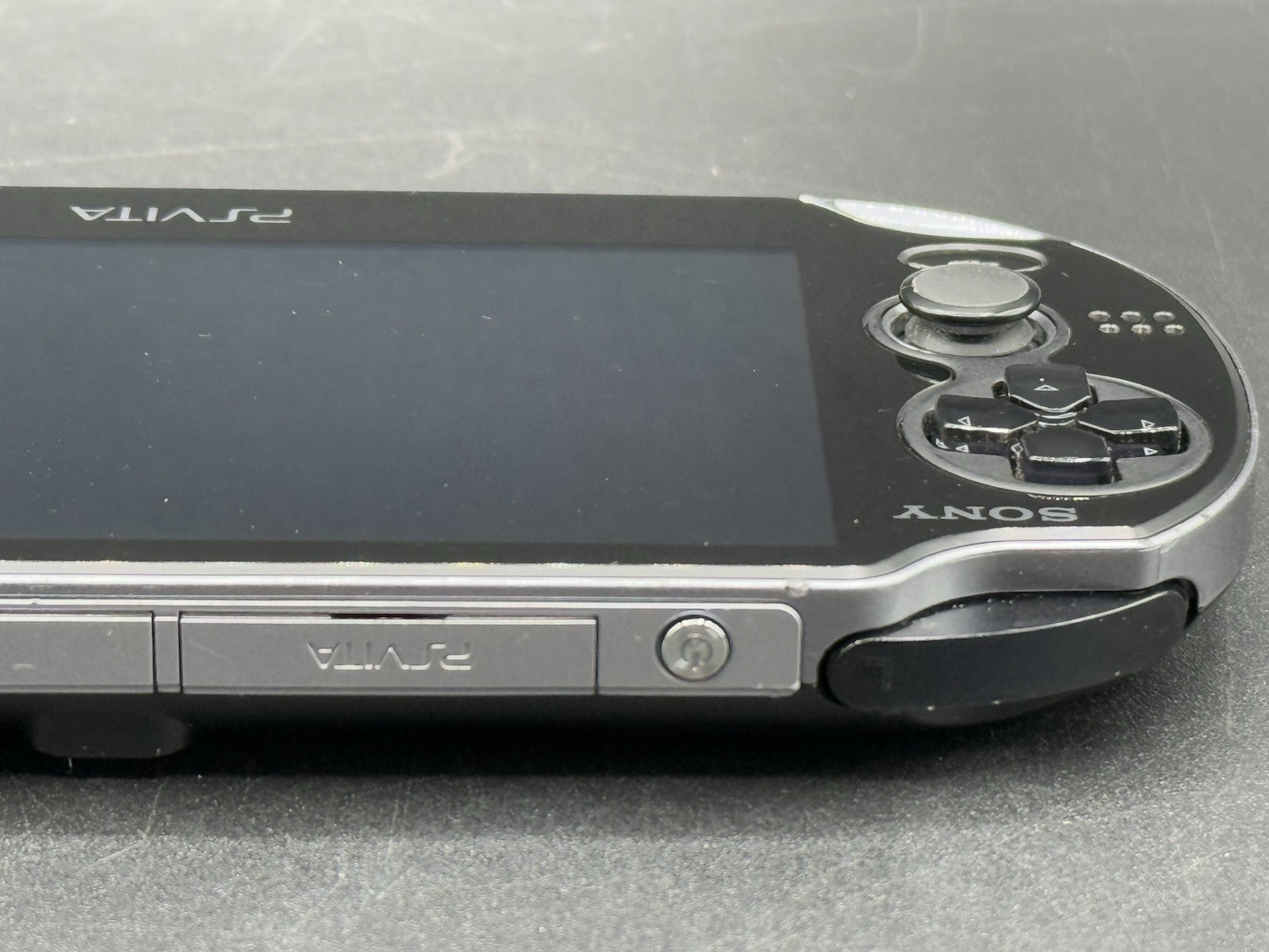 Sony PlayStation PS VITA PCH 1001 Black Console W/Charger & OEM 4GB Memory Card