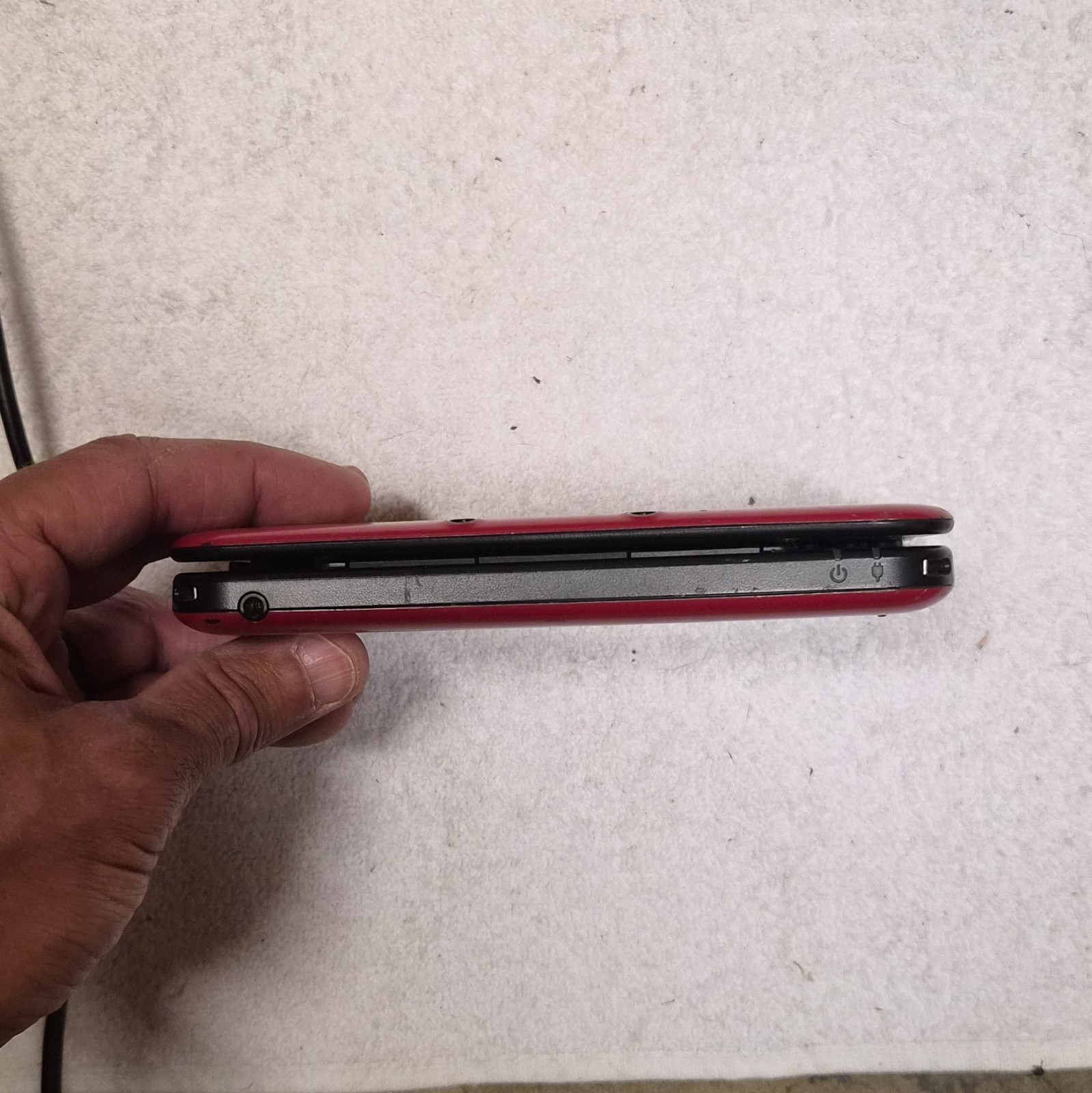 Nintendo 3DS XL Handheld System Red/Black 3D Capability Headphone Jack