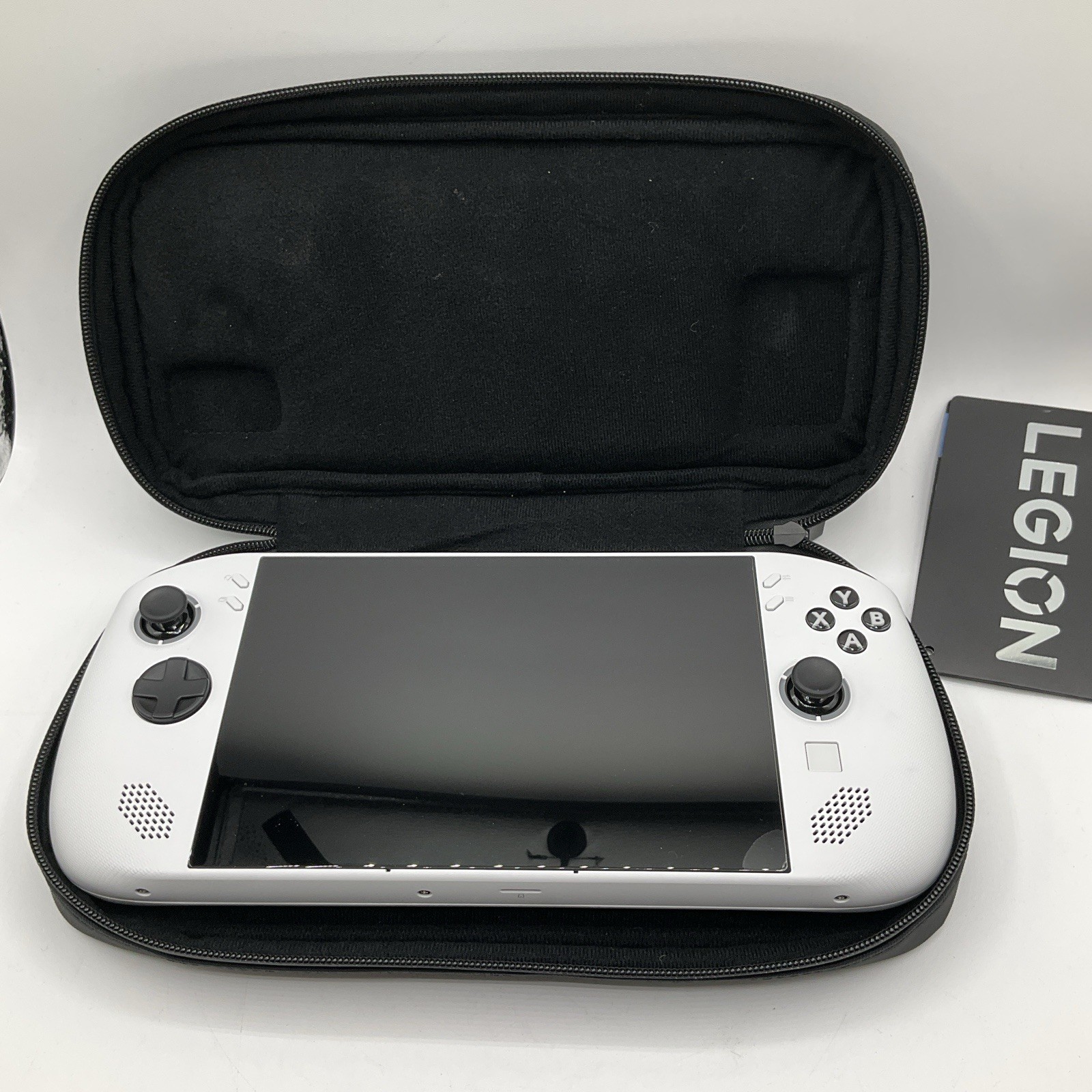 Lenovo Legion Go S Console AMD Ryzen Z1 Extreme 32GB Ram 1 TB Glacier White Case