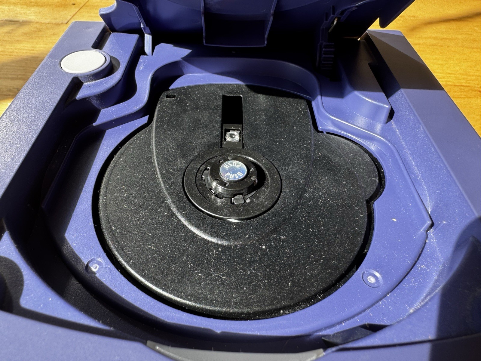 GameCube Console Wavebird, Memory Card, Broadband Adaptor, 3 Games