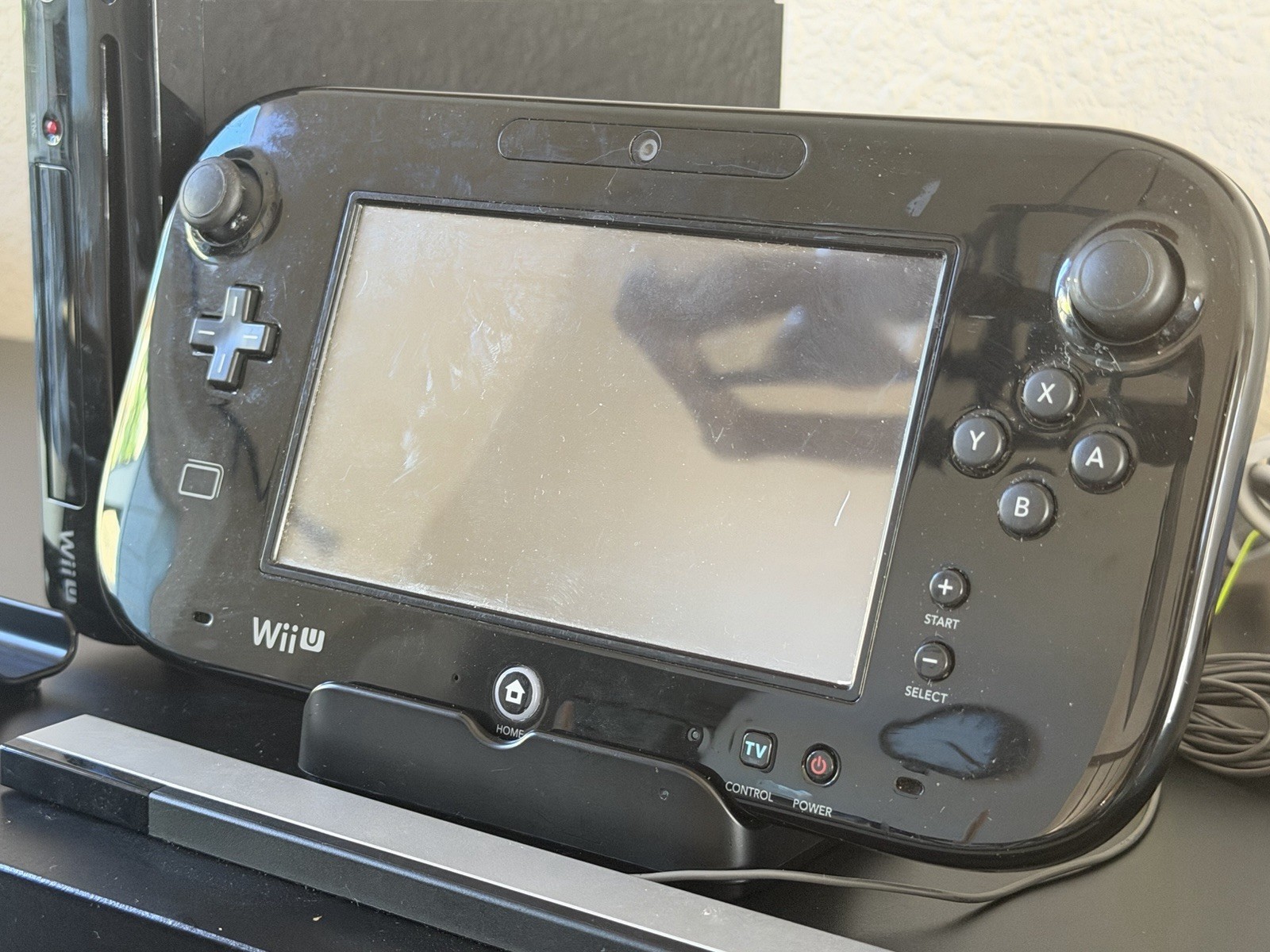 Nintendo Wii U Deluxe 32 GB Console w GamePad, Stand, and Charging Base w Games