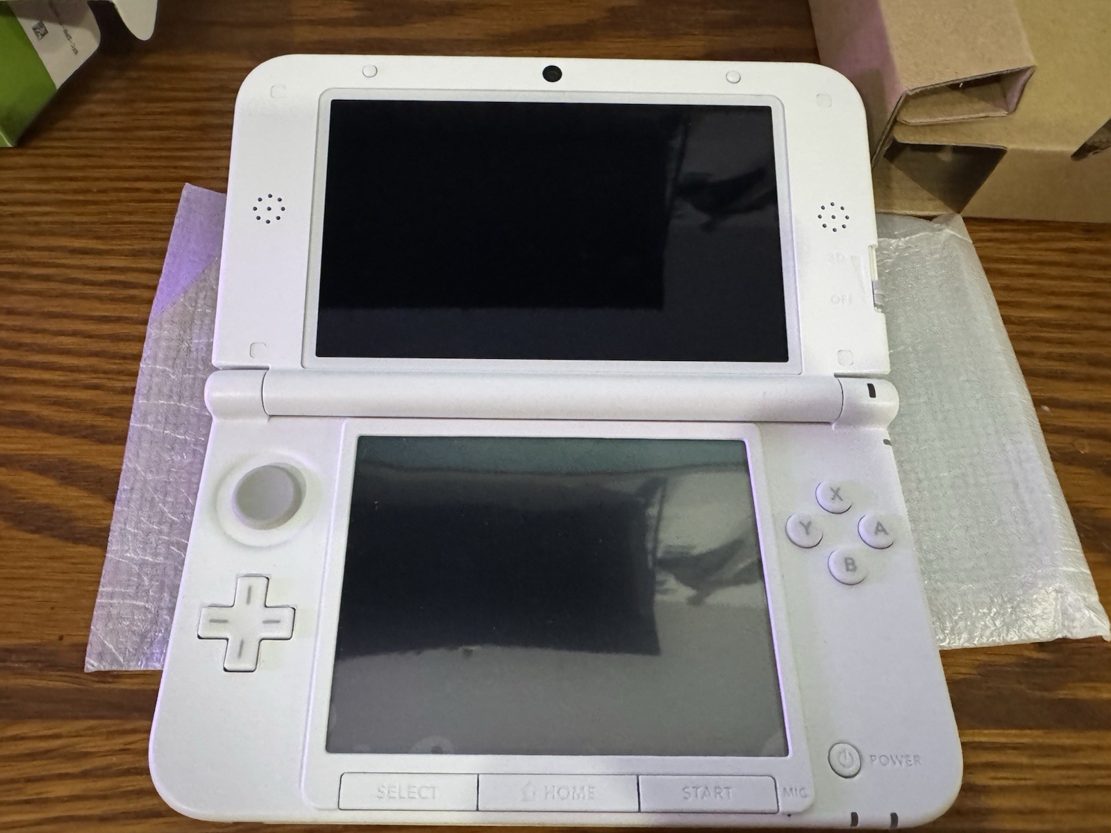 RARE! Yoshi 3DS XL Console IN ORIGINAL BOX w/ Stylus, charger, and Manual