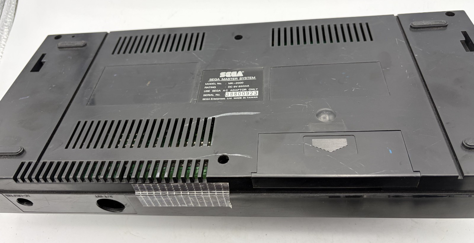 Sega Master System M4J MK-2000 computer game console only