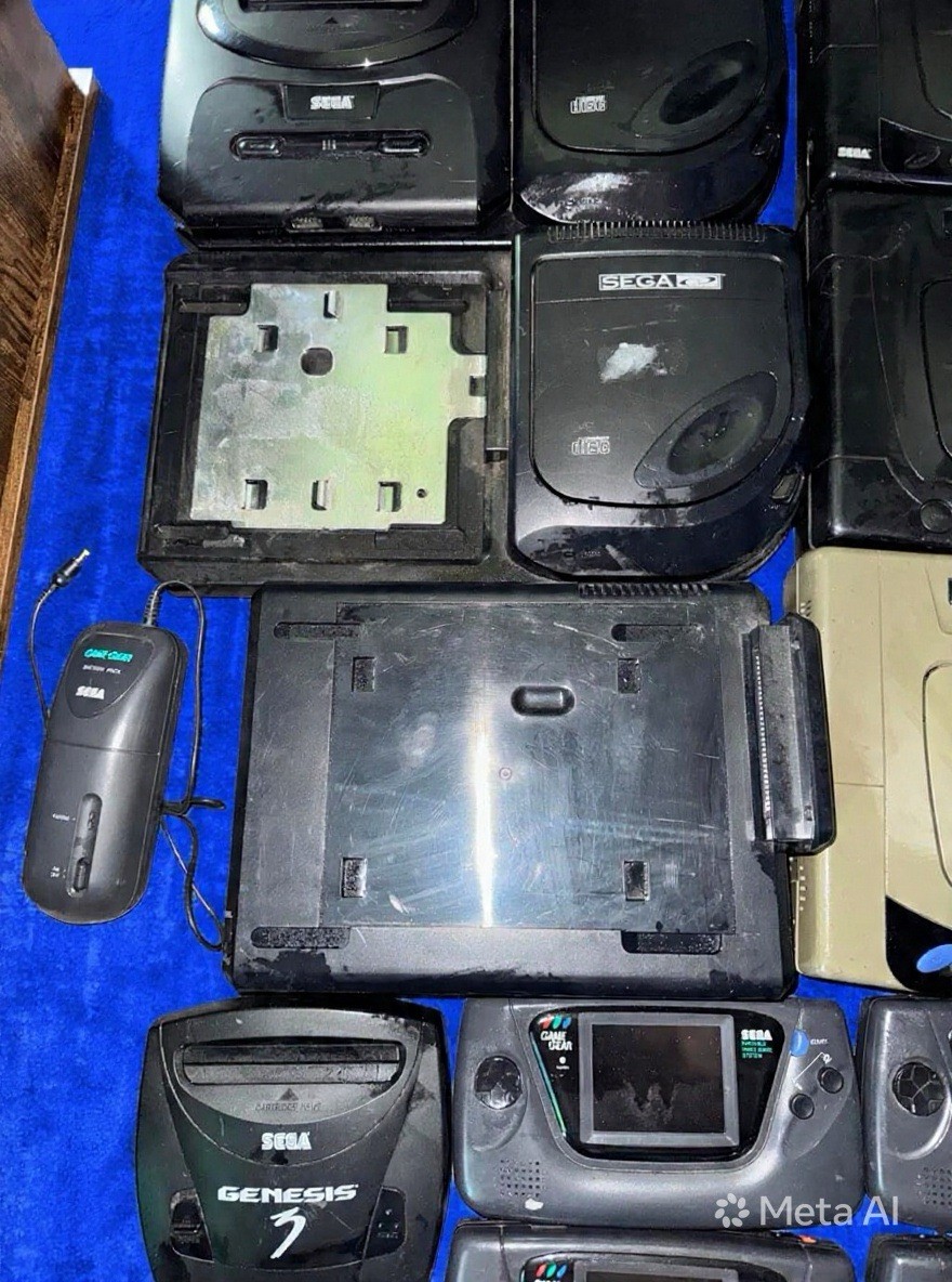 Sega Cd /Dreamcast/ Saturn/Game Gear Lot. As-Is Read Description