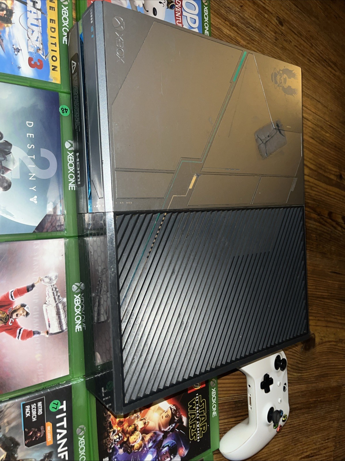 Xbox One Halo 5 Edition Console 1TB Bundle – Games Controllers