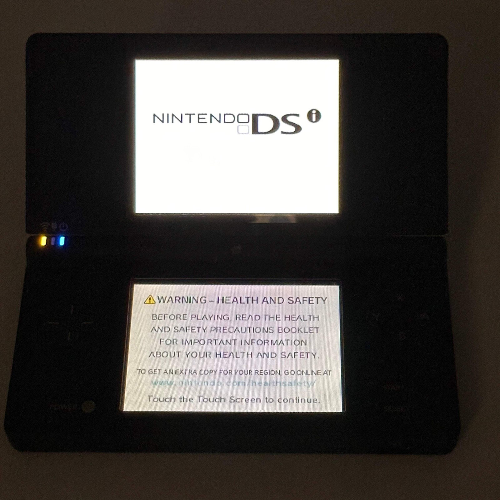 Nintendo DSi (TWL-001) 2008 Black Bundle w/ 3 Games & Carrying Case