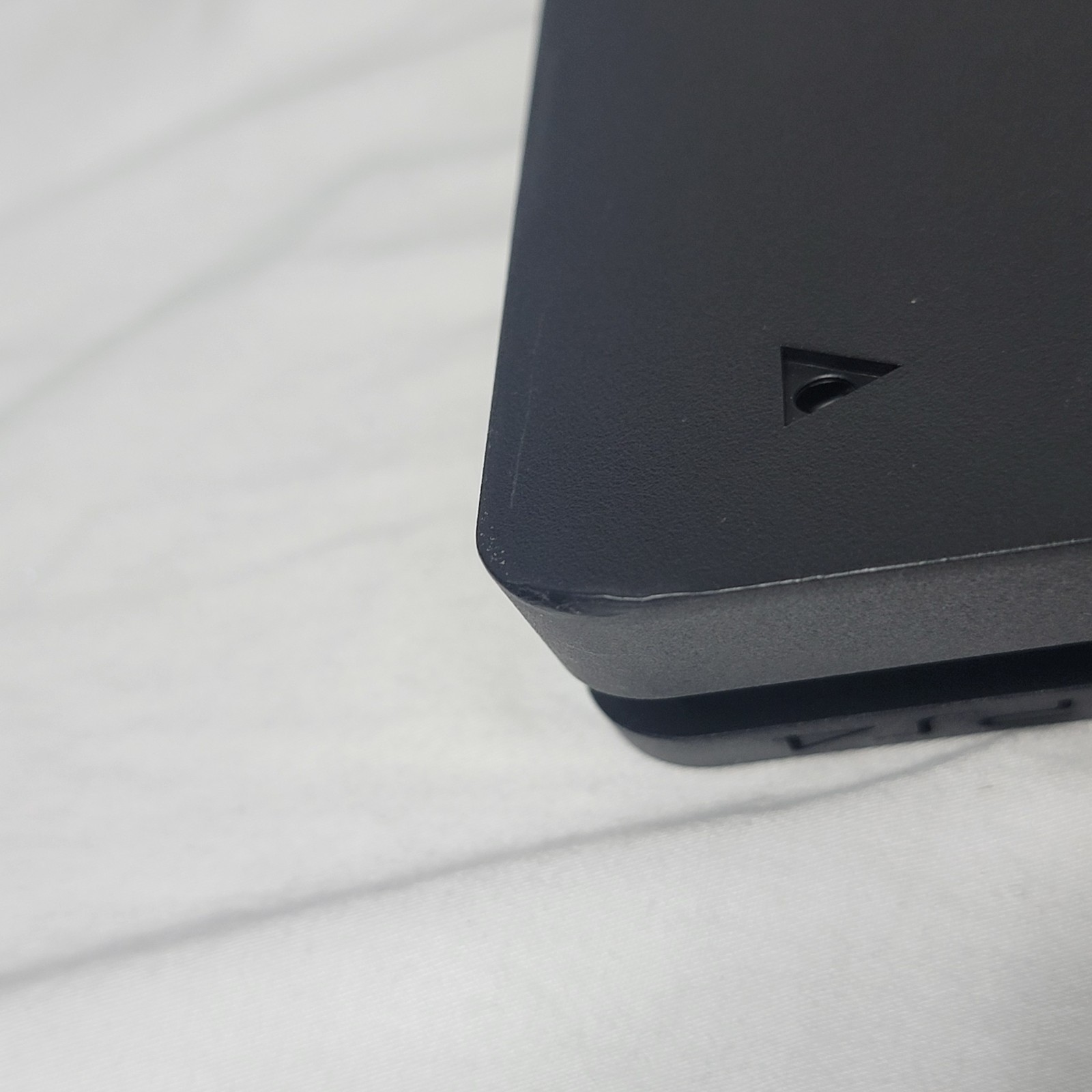 Sony PlayStation 4 PS4 Slim Console CUH-2015A 500GB + Controller + Cables -Works