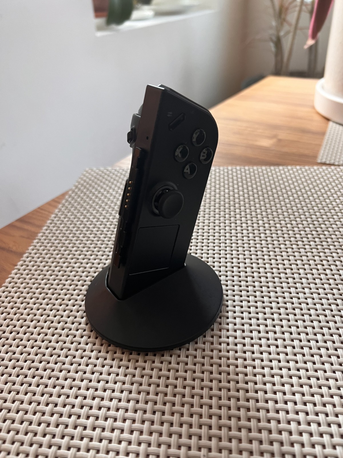 Legion Go Z1e 16GB 512GB w/ Controller Battery, 256 GB Class 3 microsd and stand