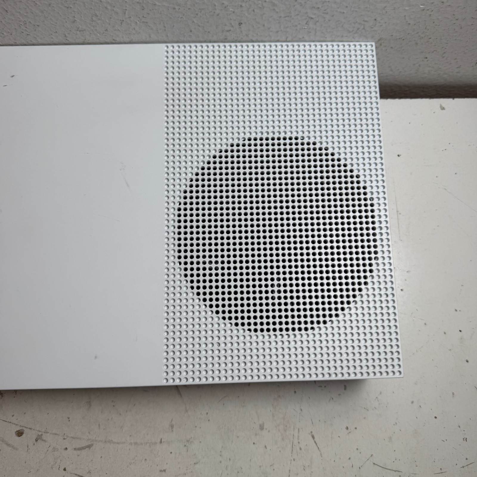 Microsoft Xbox One S 1681 500GB White Slim Edition 4K (UHD) Game Console ONLY