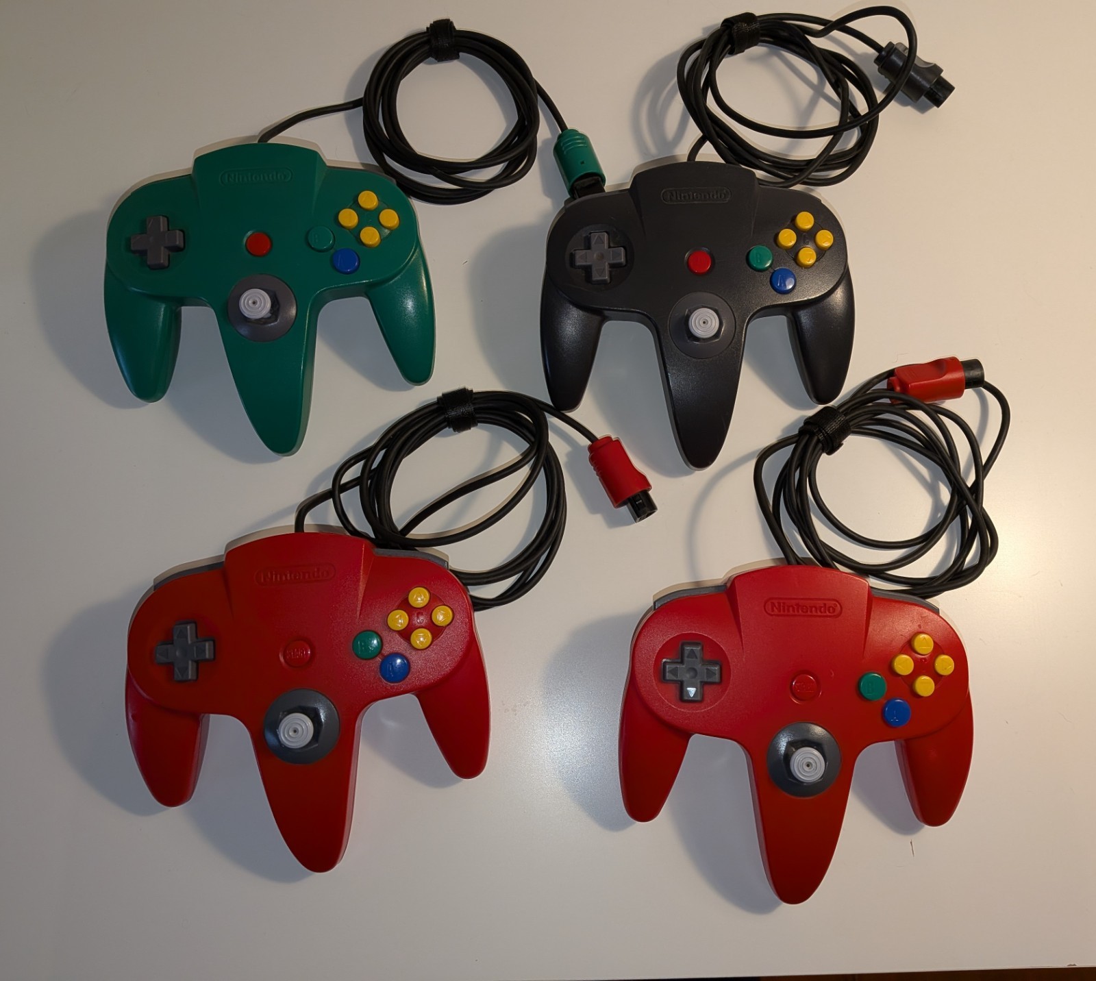 Nintendo 64/N64 Console Lot – Expansion Pak – 8 Controllers – INTERMITTENT READ