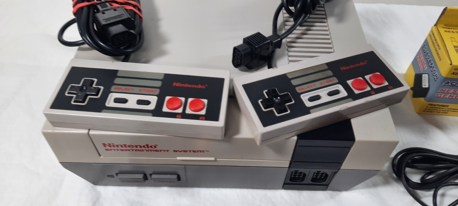 1985 Original NES With New 72 Pin con. 2 Original Controllers New P/S + Mario