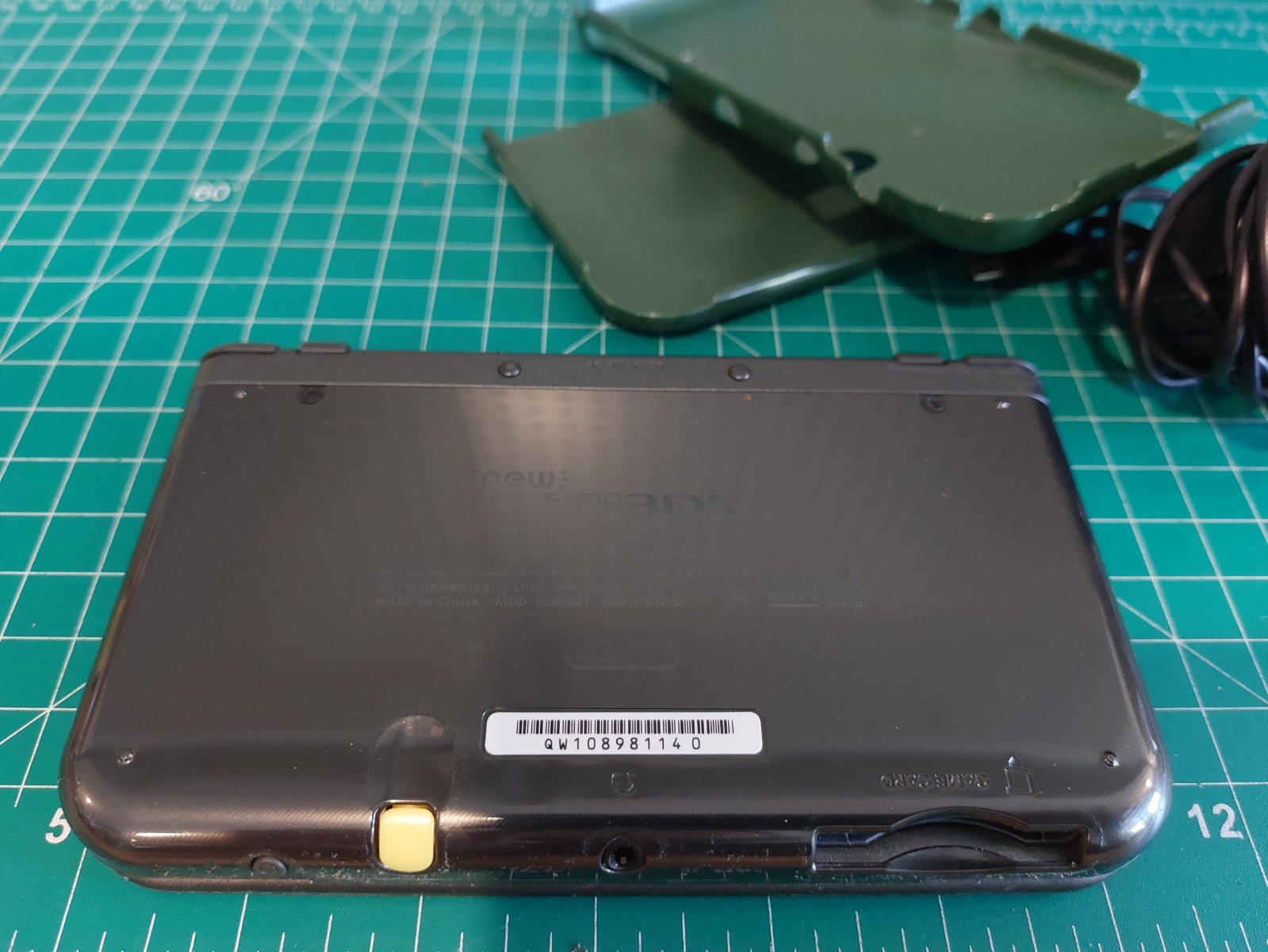 Nintendo New 3DS XL Black Console Tested with Green Zelda Hylian Cover