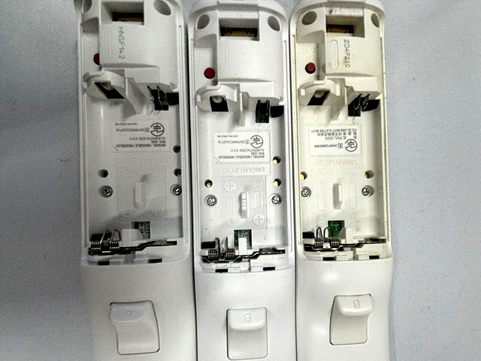 Nintendo Wii game console + balance board 3 remotes, 2 nunchuks 13 software