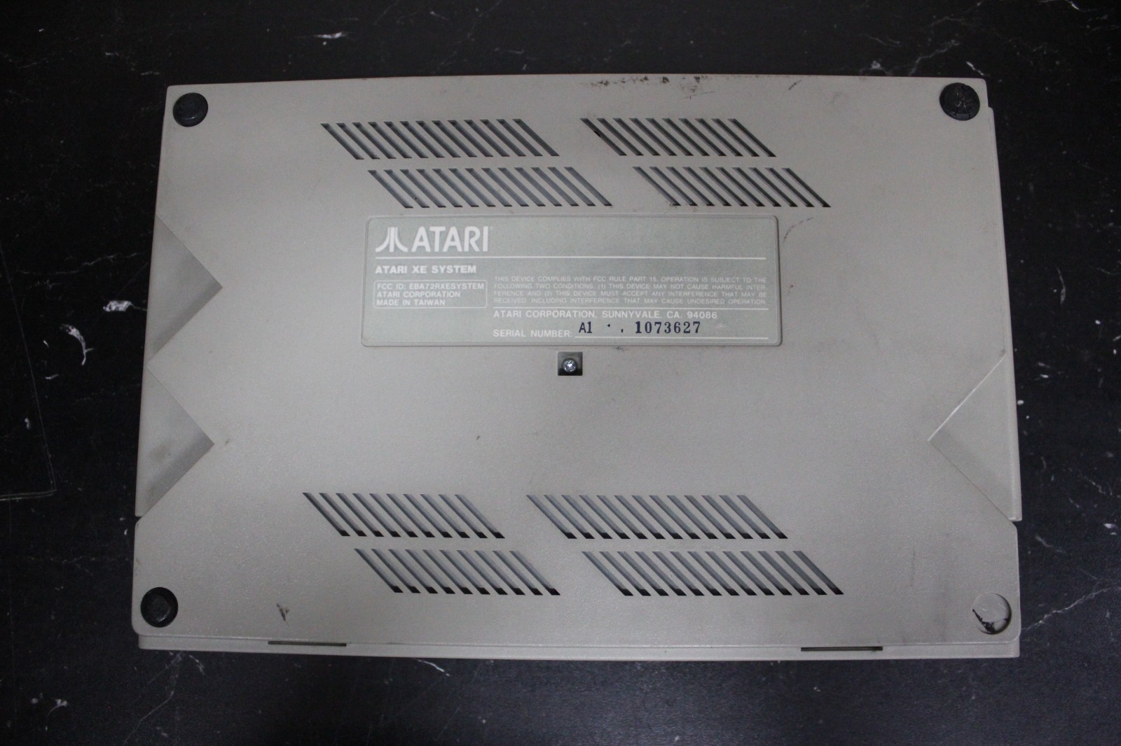 Atari XE System Gaming Console W/ 2 Joysticks & Mari Bros Cartridge/Vintage