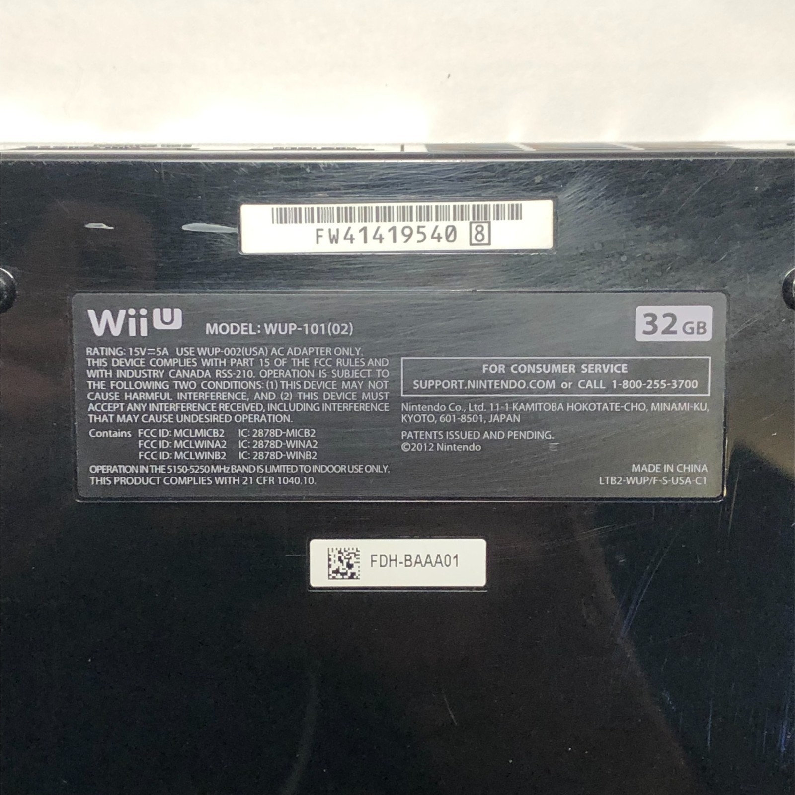 Nintendo Wii U 32GB Console WUP 101 (02) with Gamepad WUP 010 (New Battery)
