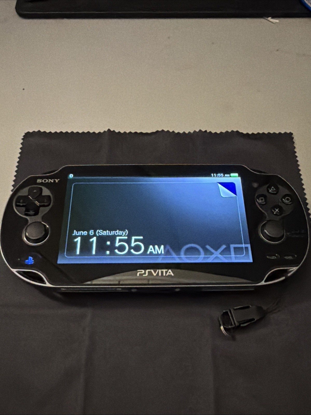 Sony PS Vita PCH-1001 OLED WiFi Black Tested Working + Official 4GB Memory Card