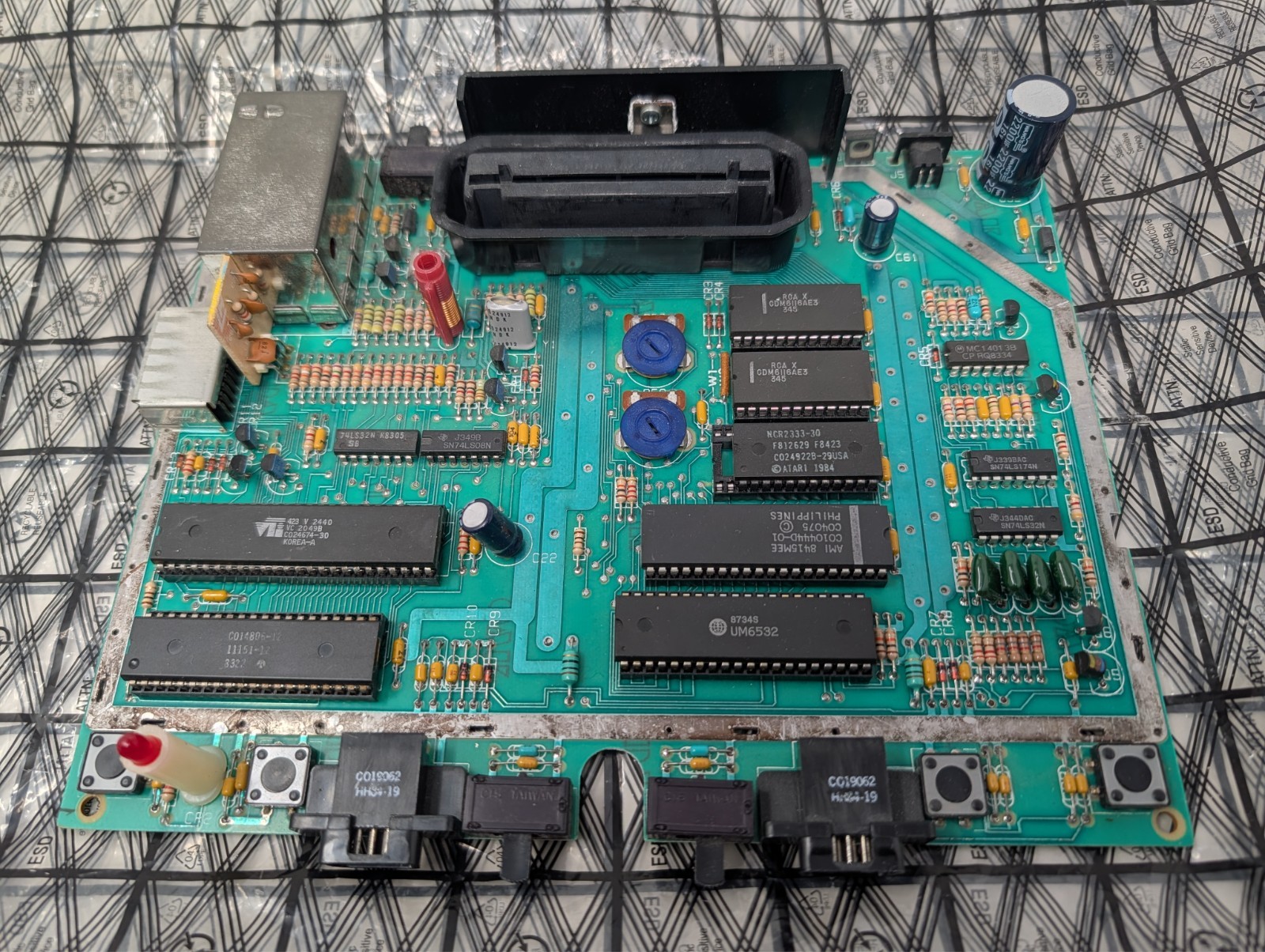 Atari 7800 Main Board/Motherboard Socketed Chips Fully Tested