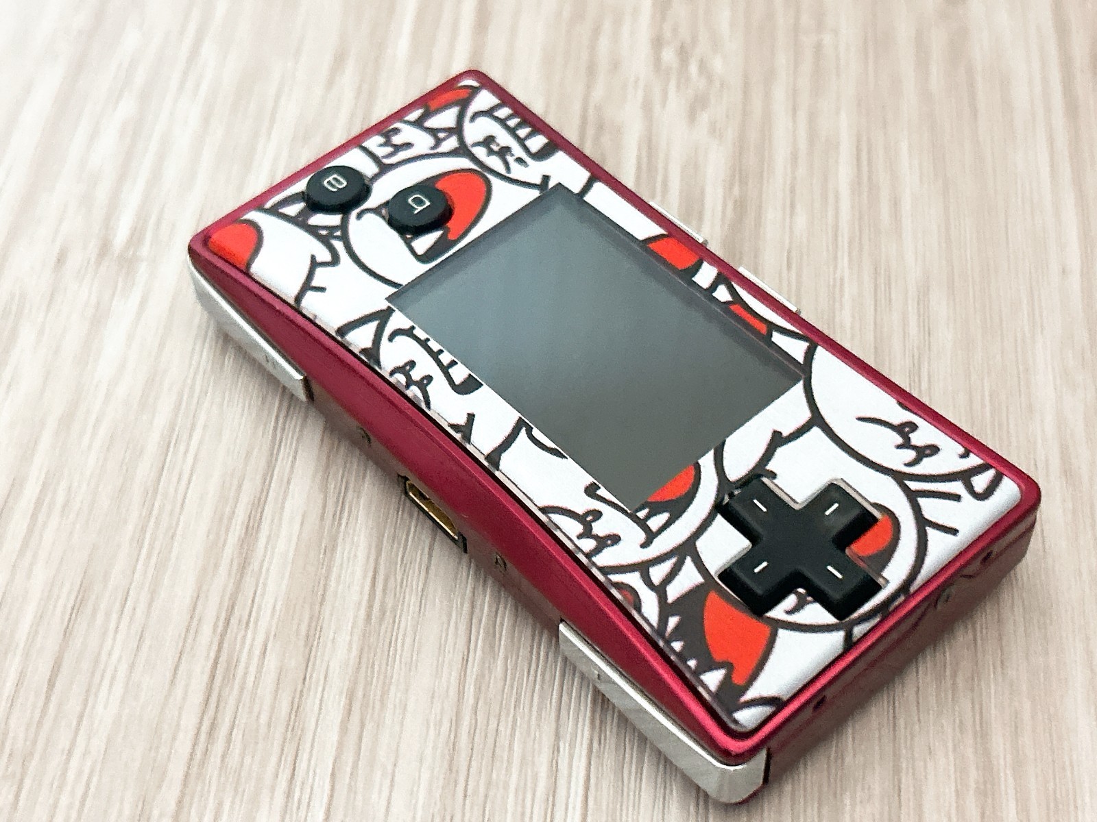 Nintendo GameBoy Micro 20th Anniversary Edition Famicom w/ Charger – Excellent