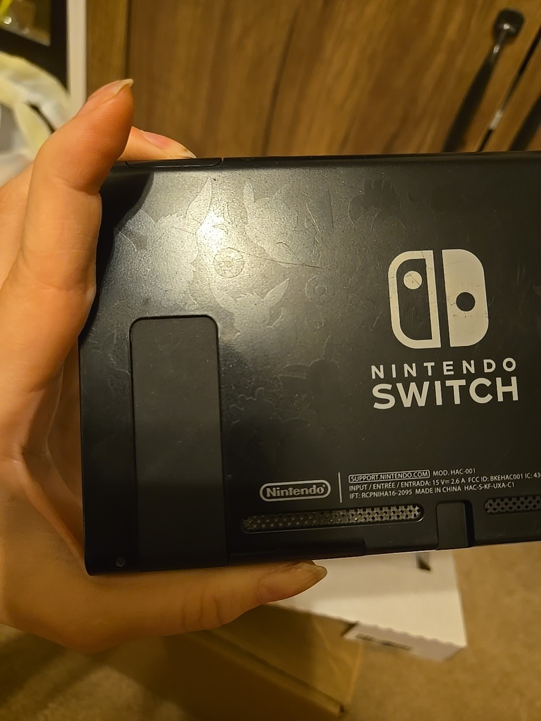 Nintendo Switch – Pokemon Let’s Go Eevee Edition Console w/Poke Ball Plus CIB