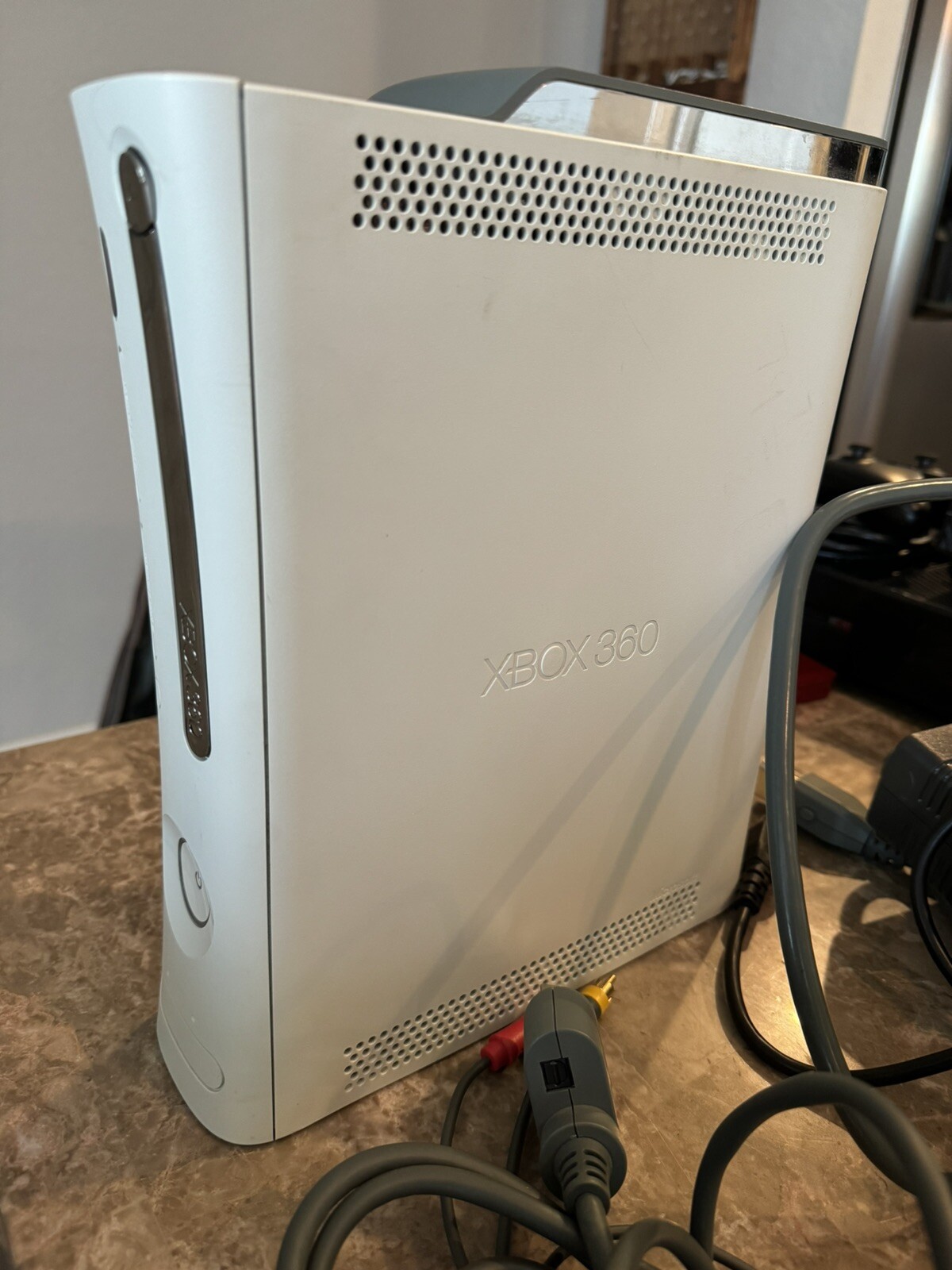 Microsoft Xbox 360 Pro 20GB Console – Matte White