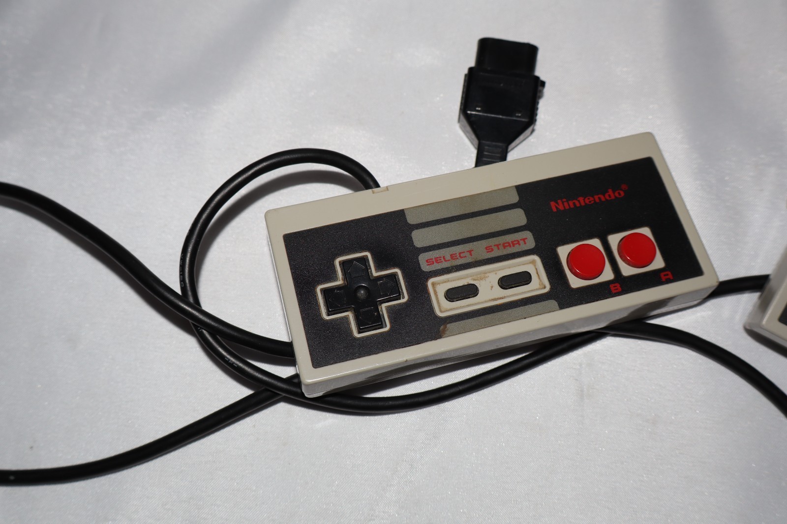 Nintendo NES Console 2 controllers A/V cord On Red Blinking Light Repair Parts