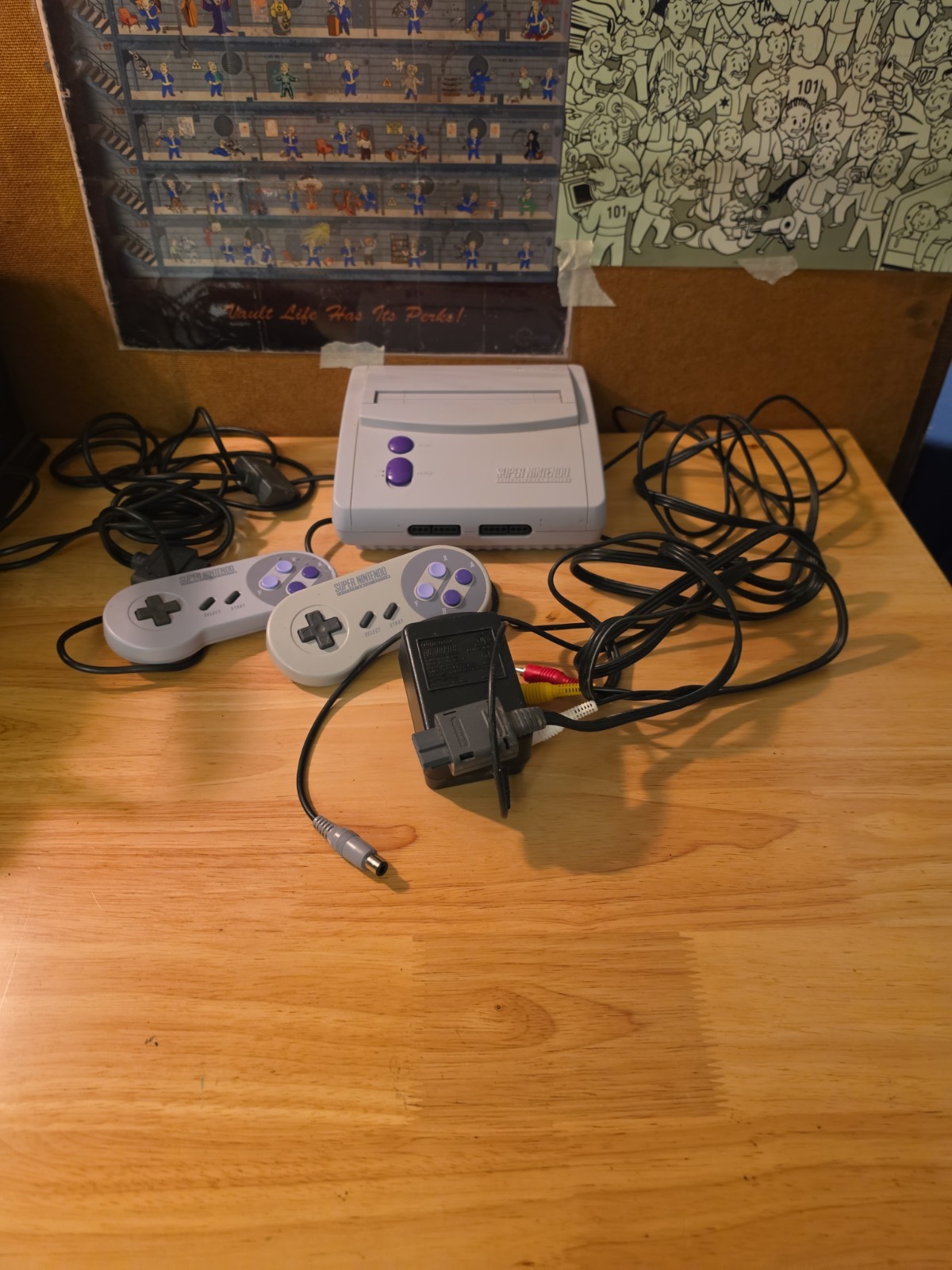 Super Nintendo SNES SNS-001 Video Game Console System with Controllers (2) 1991