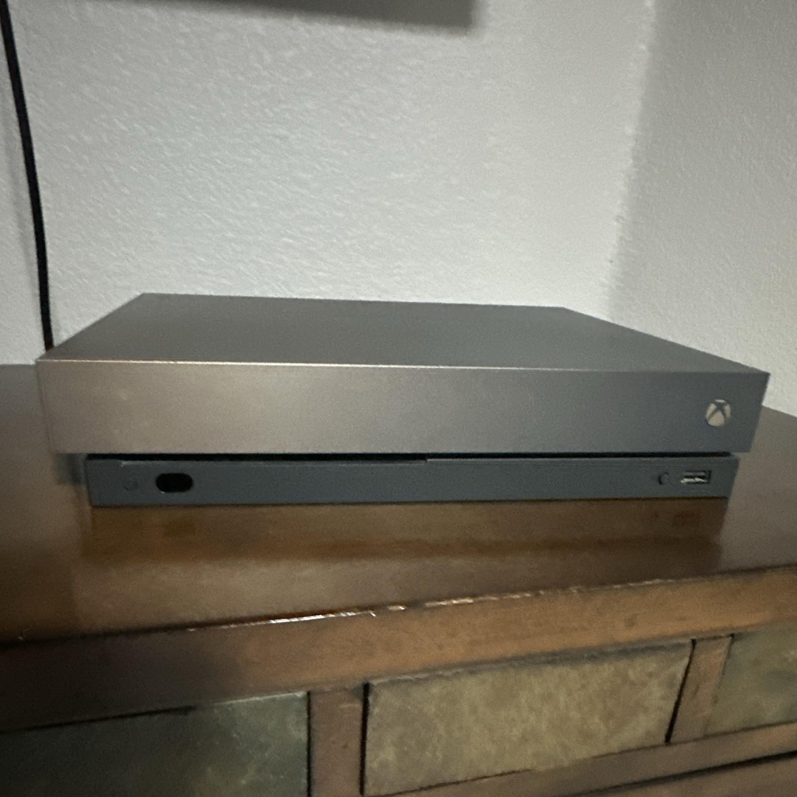 Microsoft Xbox One X 1TB Battlefield V Deluxe Edition Bundle Gold 4K w/cables