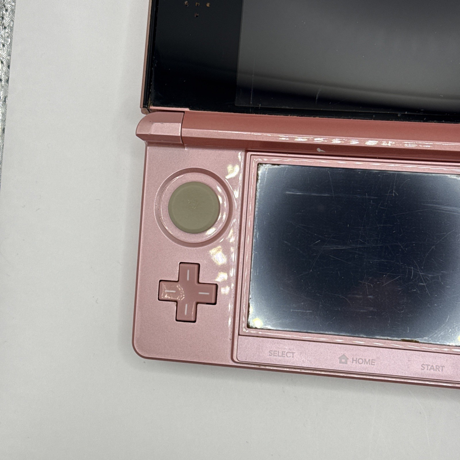 Nintendo 3DS Console (Pearl pink Edition) W/ 2GB SD Card and Case – TESTED
