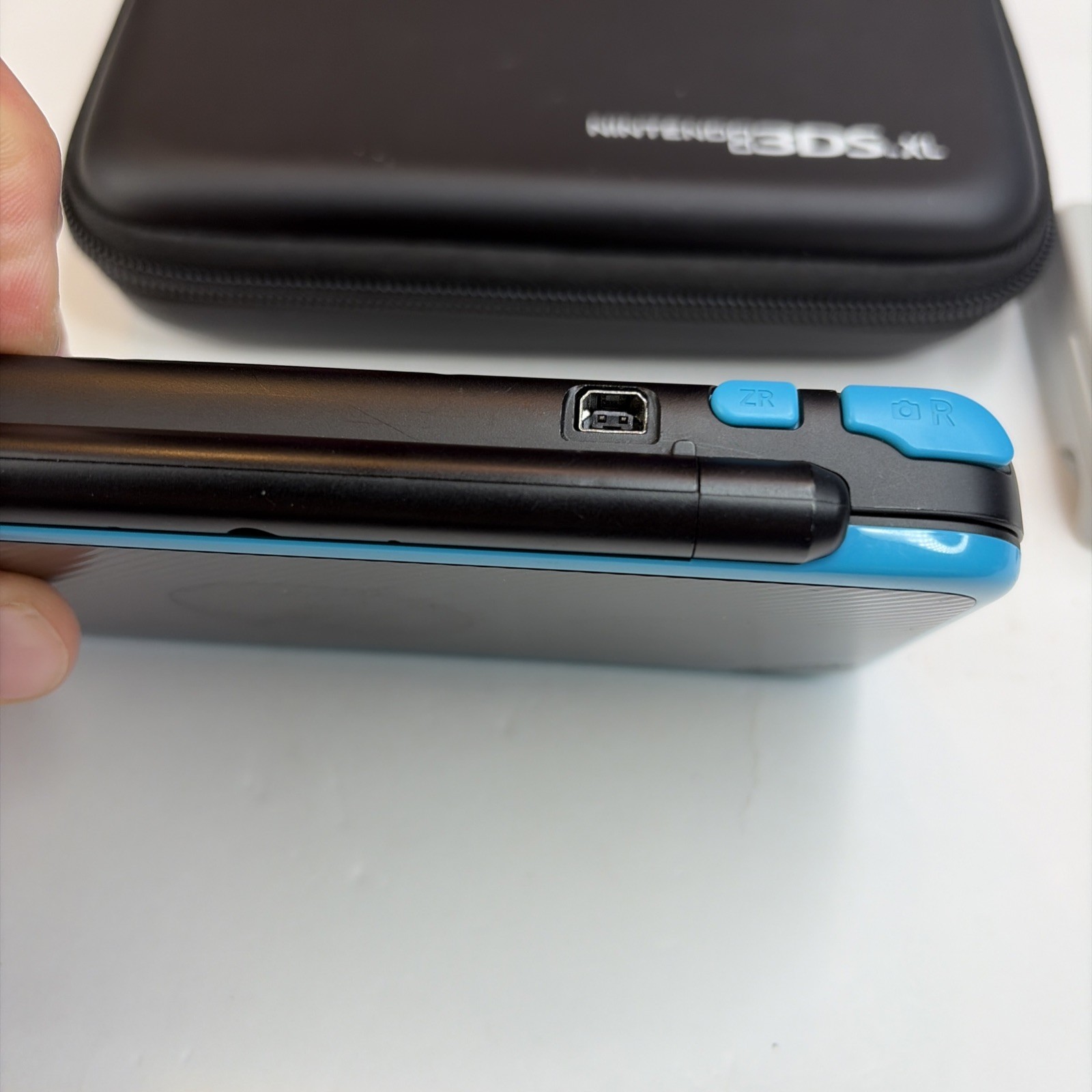Nintendo 2DS XL Console – Black/Turquoise W Charger Case Stylus US Model