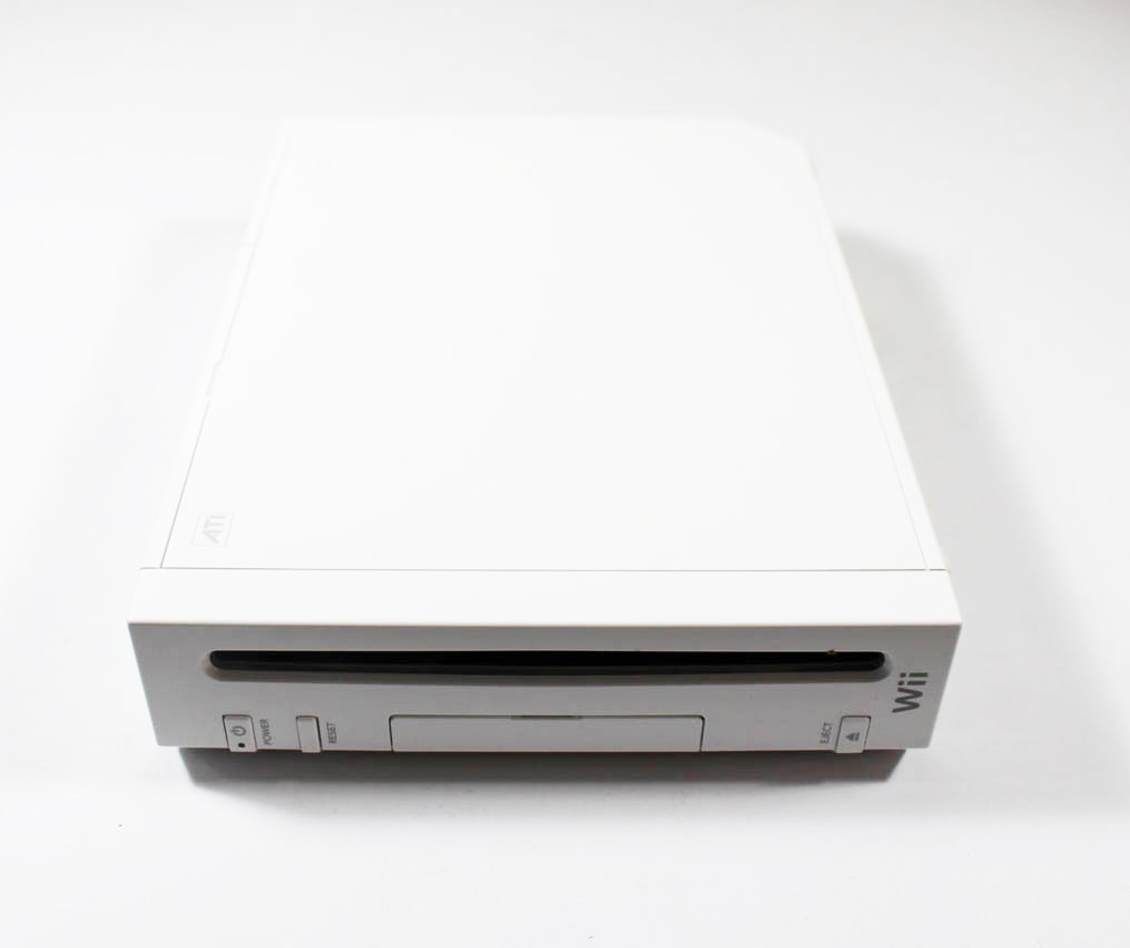 White Nintendo Wii System Console Bundle – Discounted