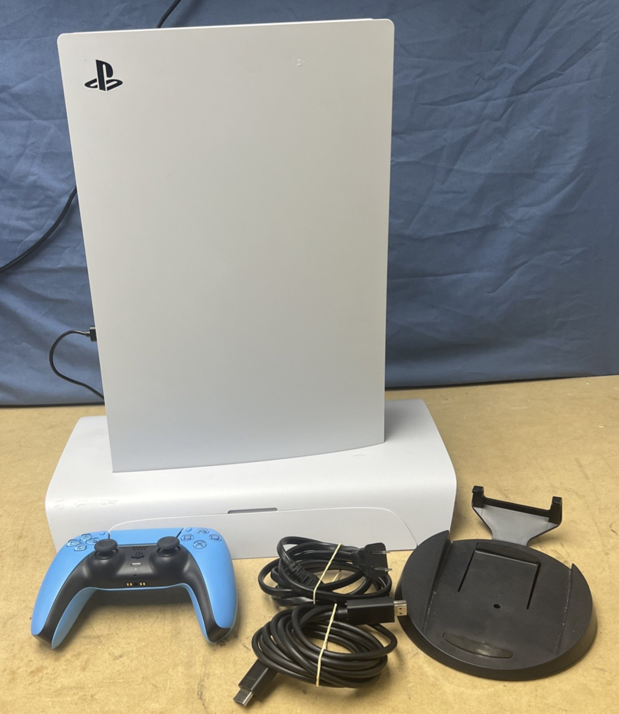 Sony PlayStation 5 PS5 Disc Blu-Ray 4K White/Black Console CFI-1215A
