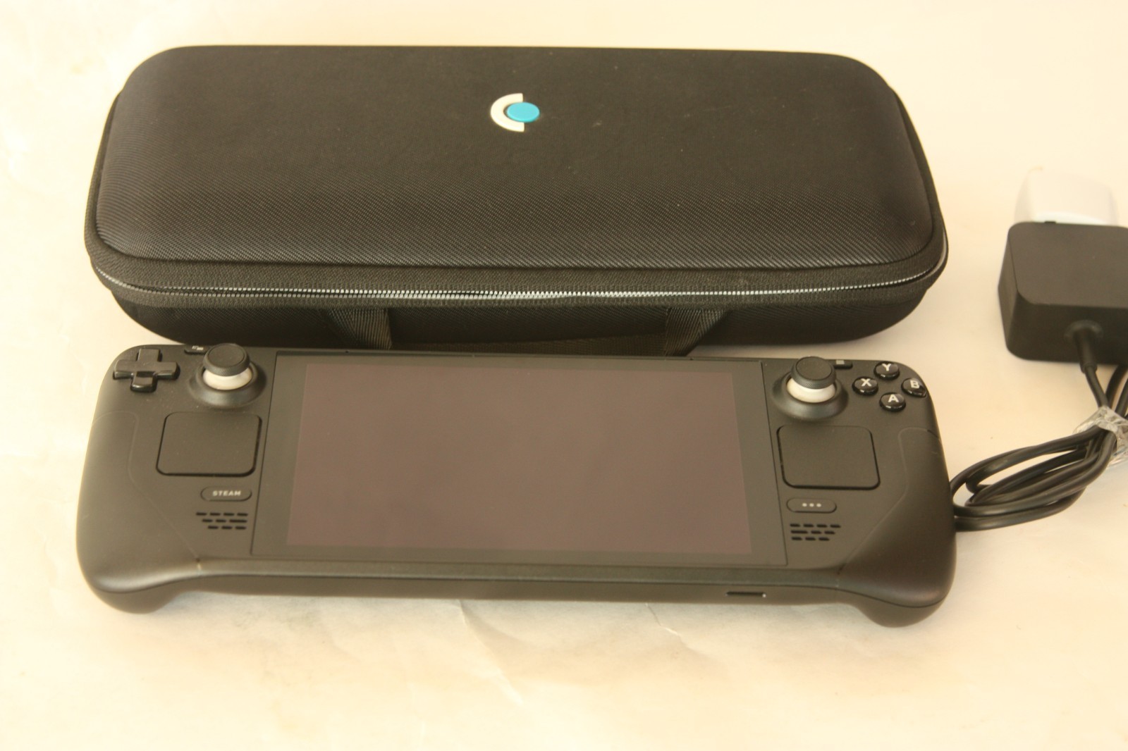 Valve Steam Deck – 512GB – Black – Handheld Console – With Case and Charger