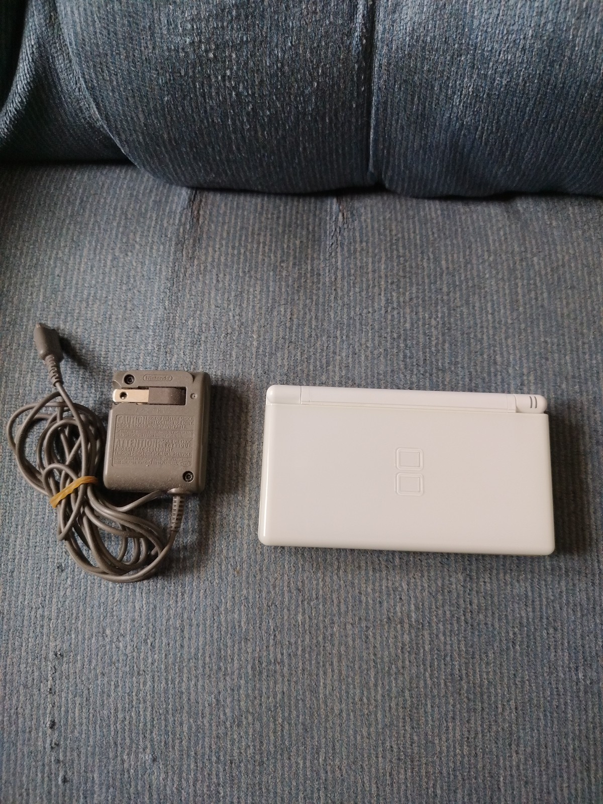 Nintendo DS Lite Handheld Console- Polar White