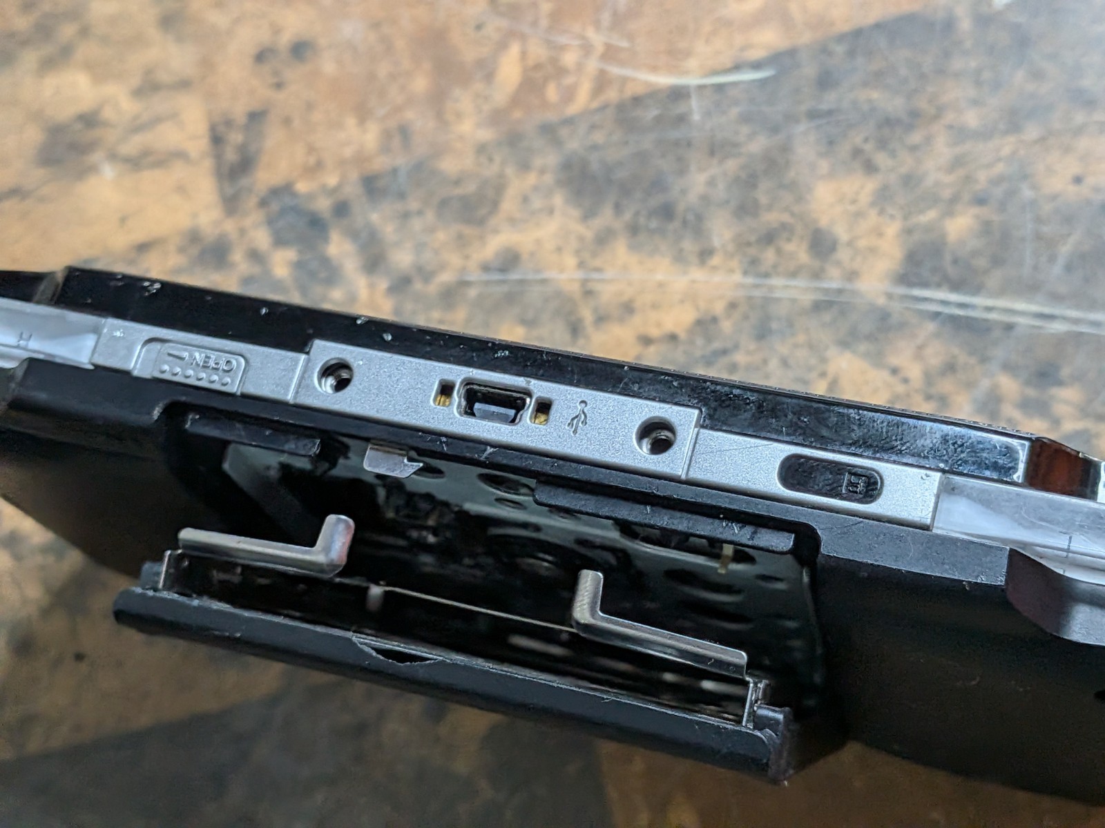 Sony Playstation Portable PSP 1001 Console ONLY For Parts or Repair – Read
