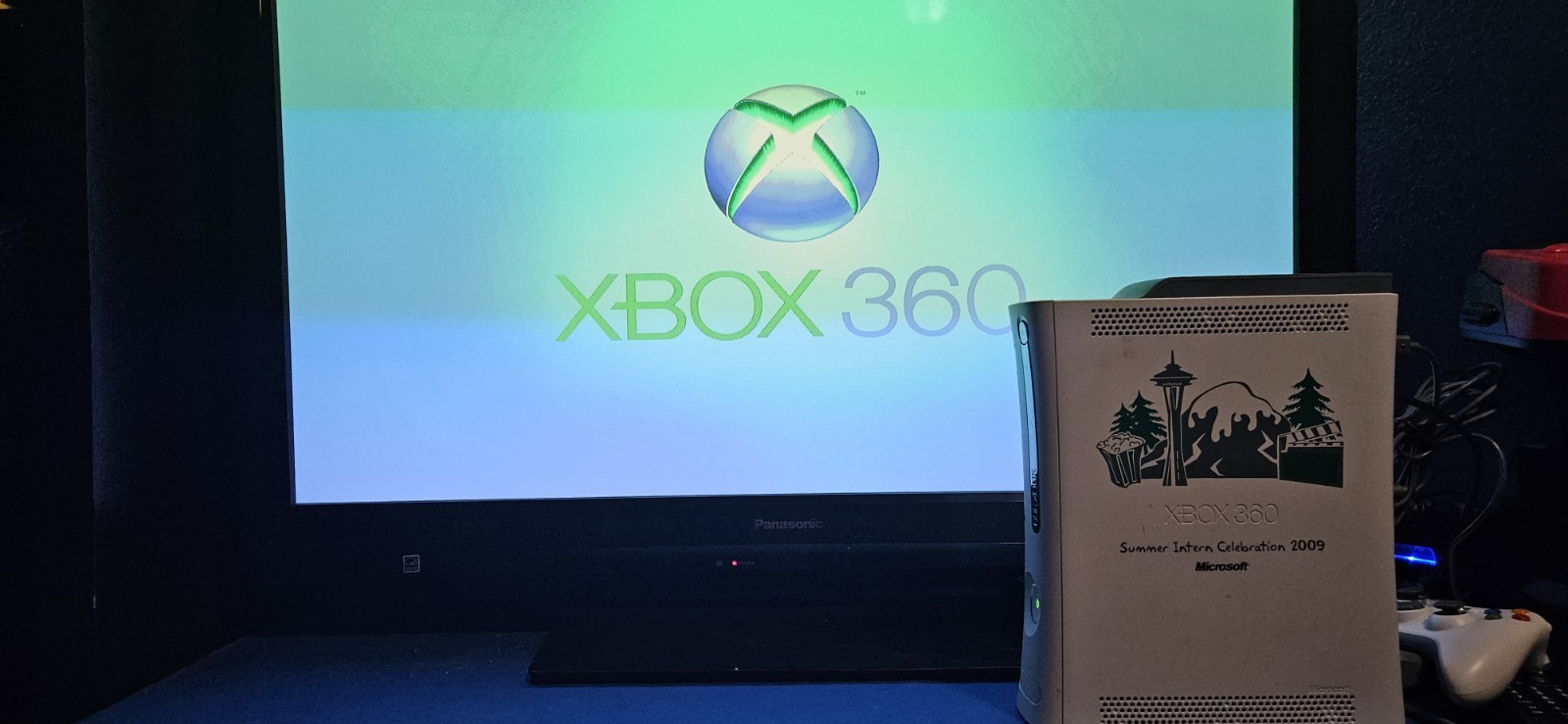 Microsoft Xbox 360 Summer Intern Edition 60GB White Console 2009 Celebration