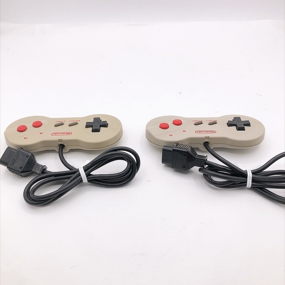 Nintendo New Famicom Console AV HVC-101 2 Controller Made in Japan NES Tested