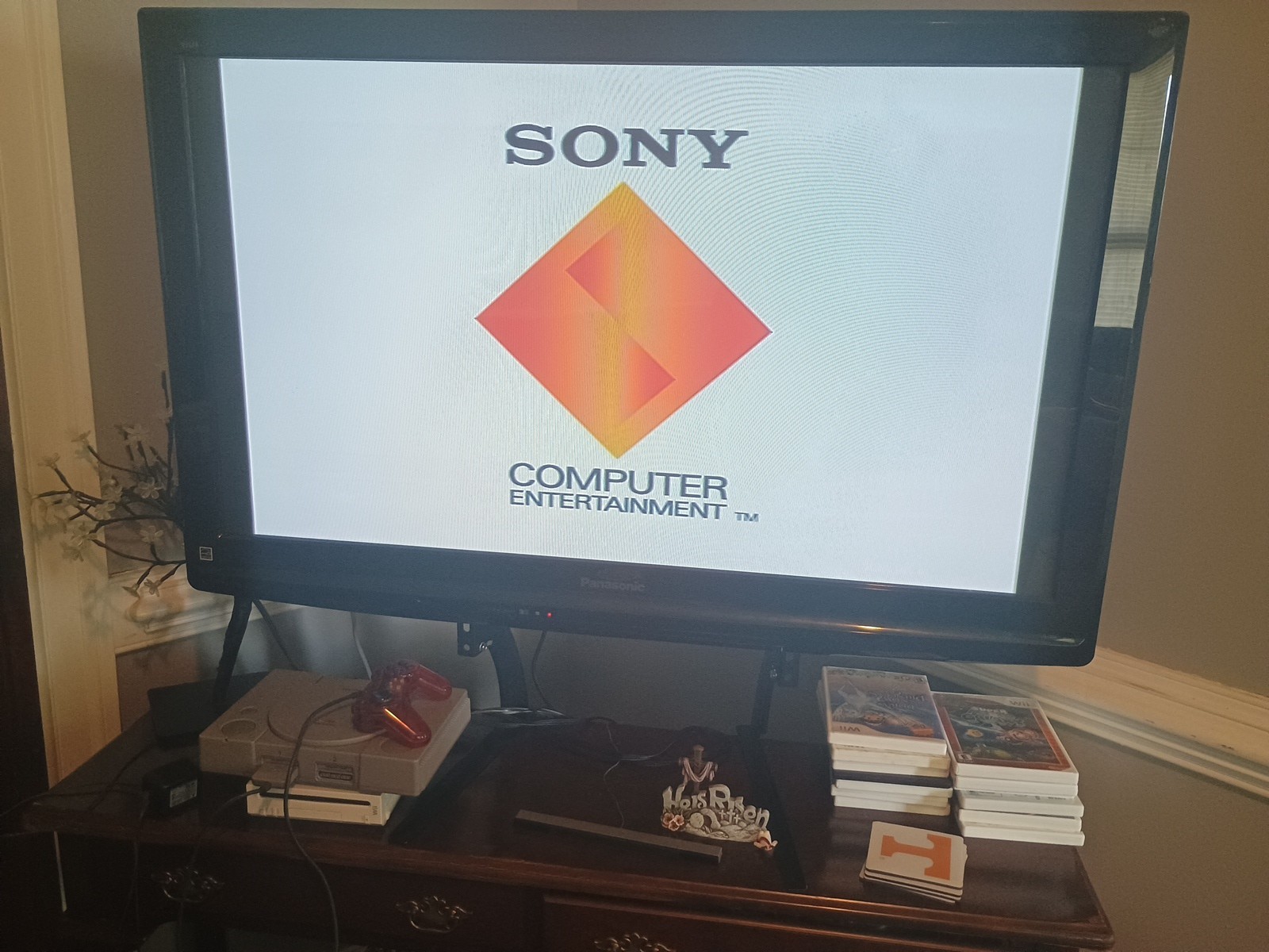 Sony PlayStation Launch Edition Gray Console (SCPH-9001) With Game & Controller