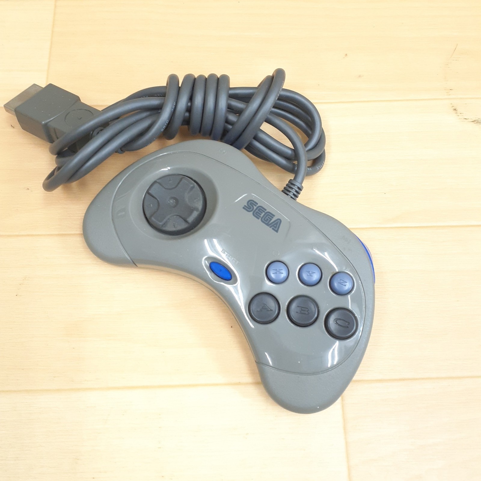 Sega Saturn Console in box with Controller & Memory HST-3210 Japanese System CIB