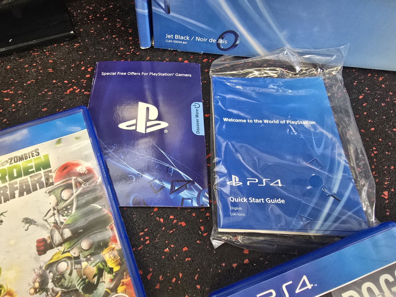 Sony PlayStation 4 500GB Jet Black Console + 2 Controllers & Original Box PS4